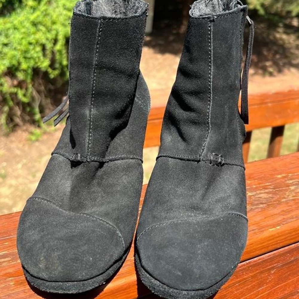 TOMS Womens 8 Desert Boot High Black Suede Ankle Boot Wedge Bootie Side Zip